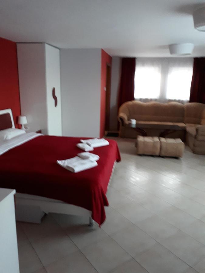 Family Hotel Gogov ซิเนโมเร็ท ภายนอก รูปภาพ