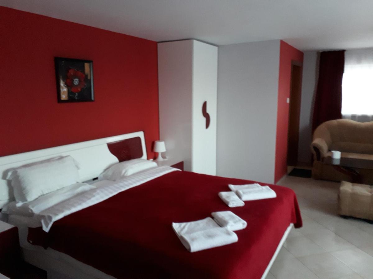 Family Hotel Gogov ซิเนโมเร็ท ภายนอก รูปภาพ